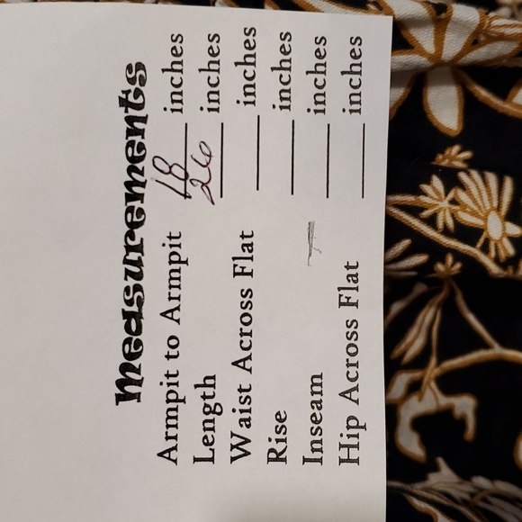 Ava &Viv Top Short Sleeve  Ruffle Blouse, Black / White Floral - Picture 5 of 5